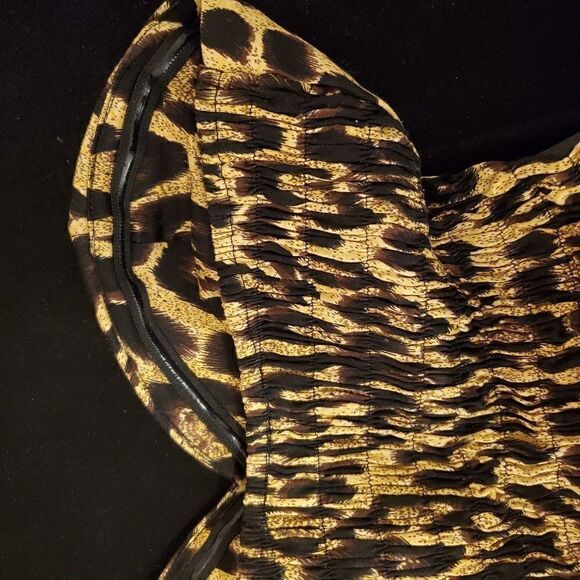 Women's top  - Picture 7 of 8